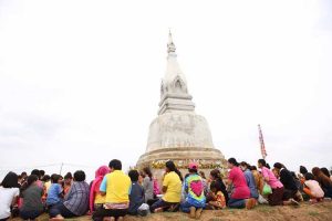ตบประทาย บุญเนาว์ เจดีย์ บุ่งสระพัง อุบลราชธานี