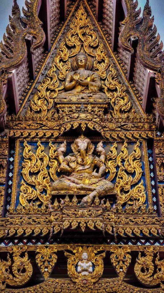 อุโบสถมิตรภาพไทย-อเมริกัน หน้าบันพระพิฆเณศวร์